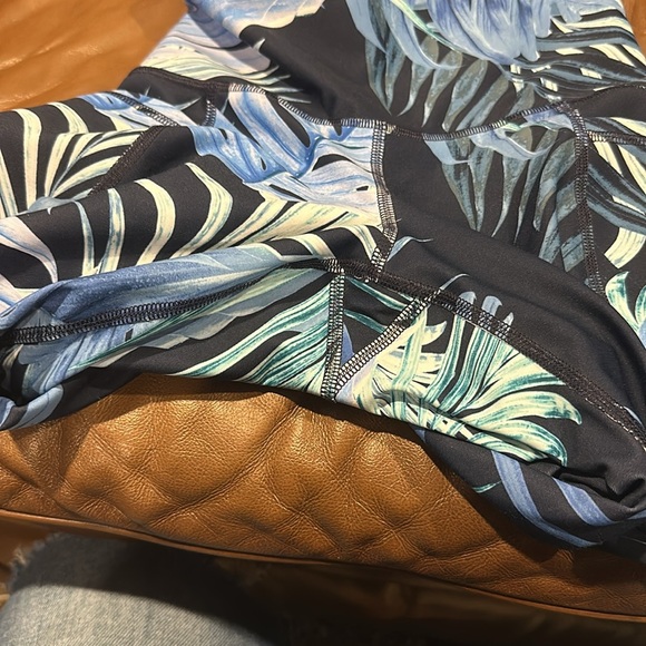 Old Navy Elevate leggings - Picture 5 of 5